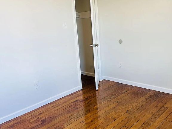 5th image of 3526 Dante St #3526
