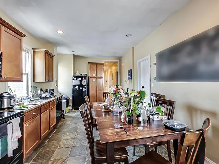 47 Hillside St #2L — Photo 3