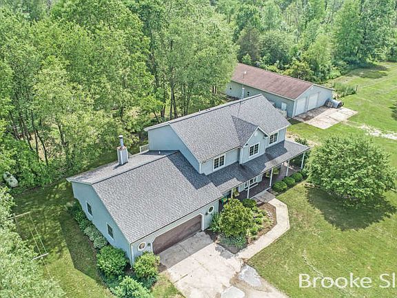 5th image of 13678 Clear Creek Dr NE