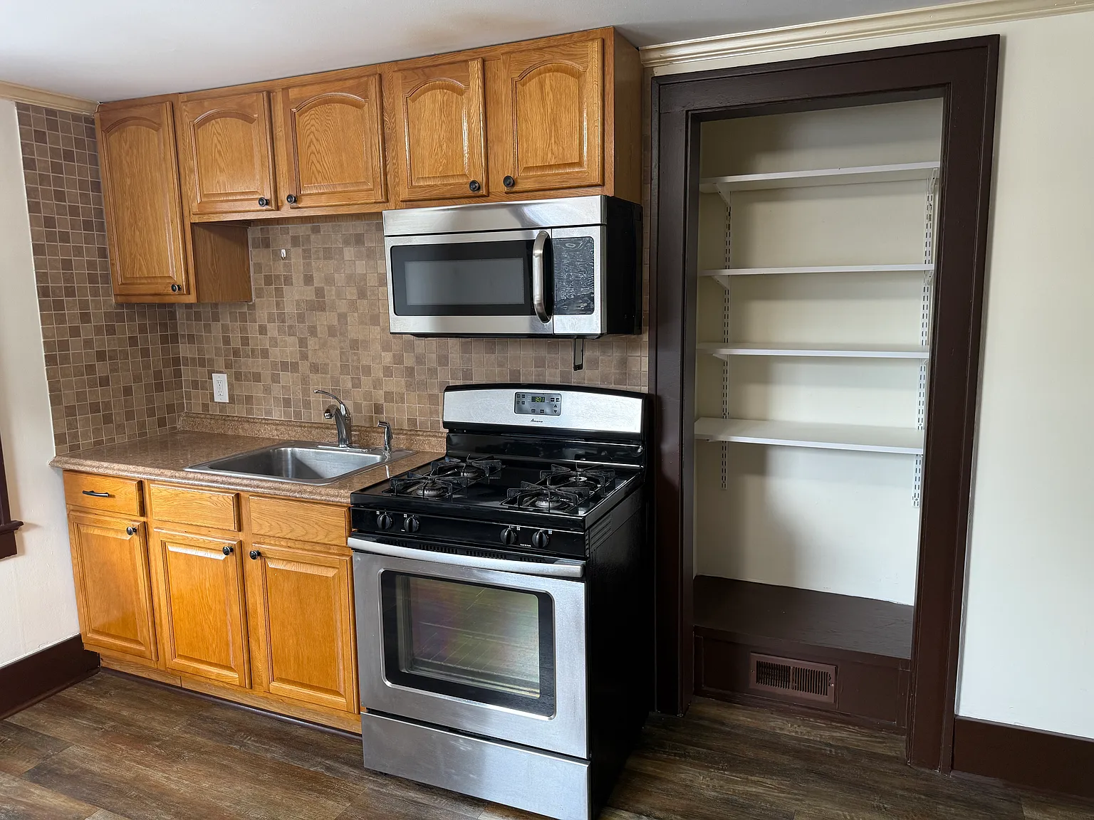 789 Glide St — Photo 2