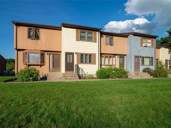 275 Grotto Ave APT 2F, Pawtucket, RI 02860