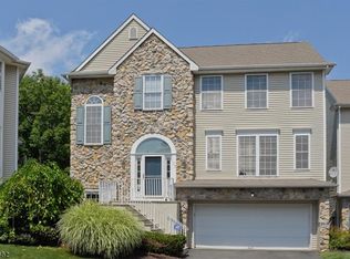 133 Arrowgate Dr, Randolph, NJ