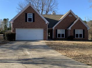 1290 Platinum Dr, Hoschton, GA 30548