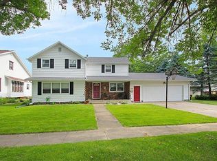 409 Oak St, Lena, IL 61048