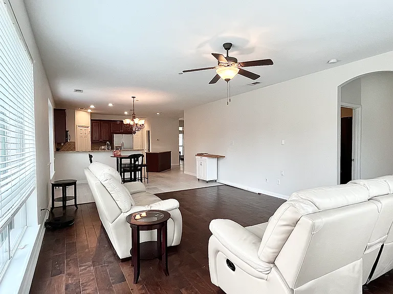 2204 Paige Ct — Photo 5