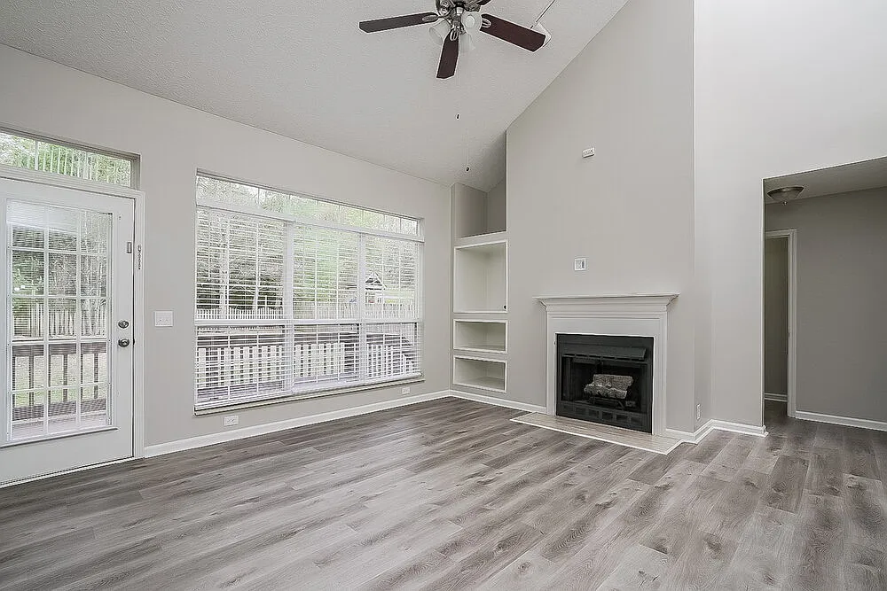 3 bed, 2.5 bath, 1875 sqft, $2,605 — Photo 4