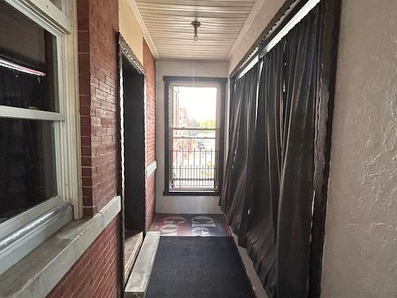 2nd image of 122 E Bremer Ave #1/2