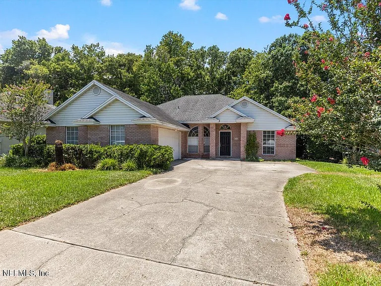 1722 Branch Vine Dr W — Photo 2