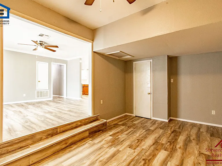 2610 NW Lindy Ave — Photo 32