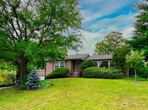 1275 Hawthorn Road, Niskayuna, NY 12309