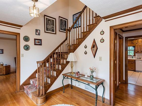 5th image of 1690 Hickory Lake Dr