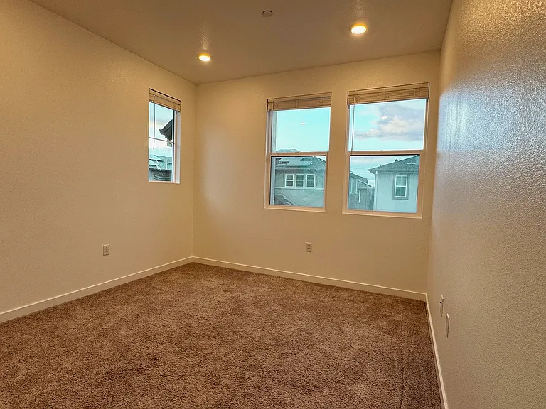 1520 Landing St — Photo 9