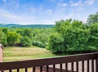 20 Highland Cir, Annandale, NJ 08801