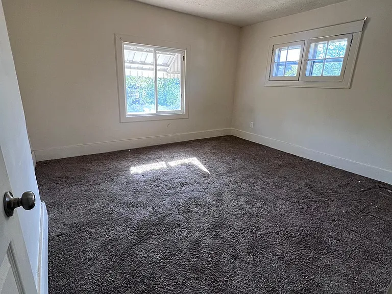 136 Willowwood Dr — Photo 11