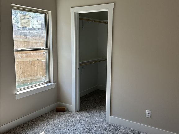 4th image of 837 Snyder Springs Loop