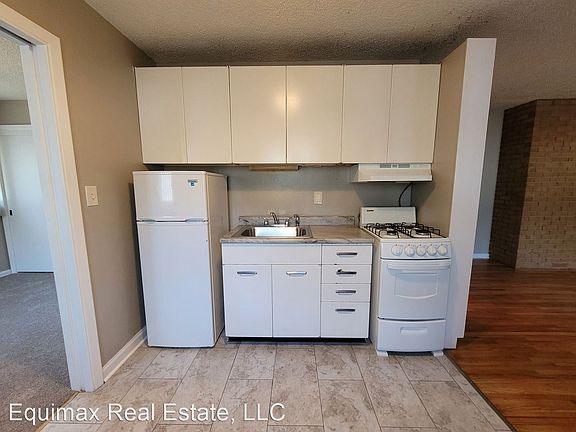 3rd image of 1715 Thomas Ave #7