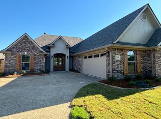 520 Half Moon Ln, Bossier City, LA 71111