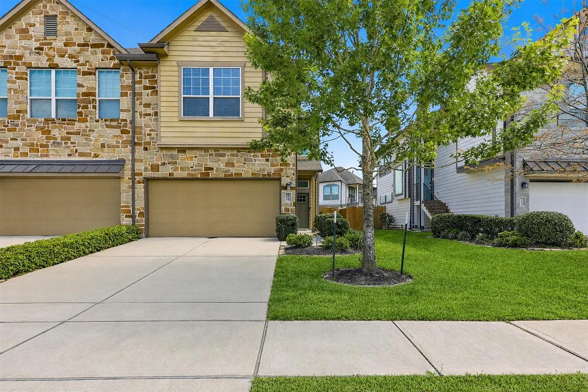 Building Photo - 28027 Rocky Heights Dr