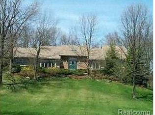 4454 Klais Dr, Clarkston, MI 48348