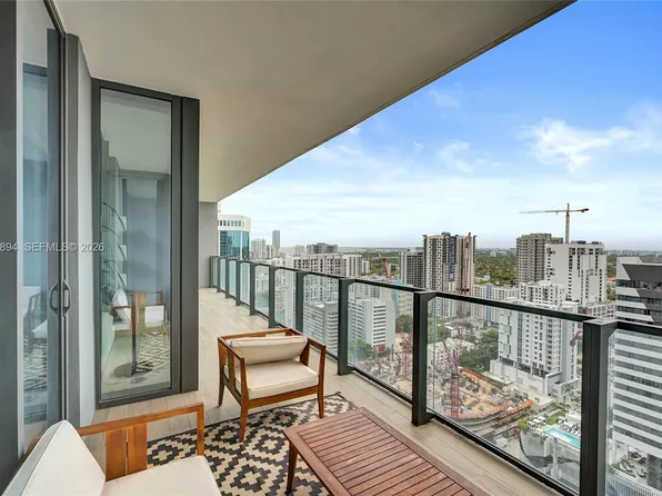 88 SW 7th St, Miami, FL