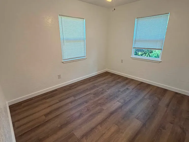 4885 Billings Ave — Photo 9
