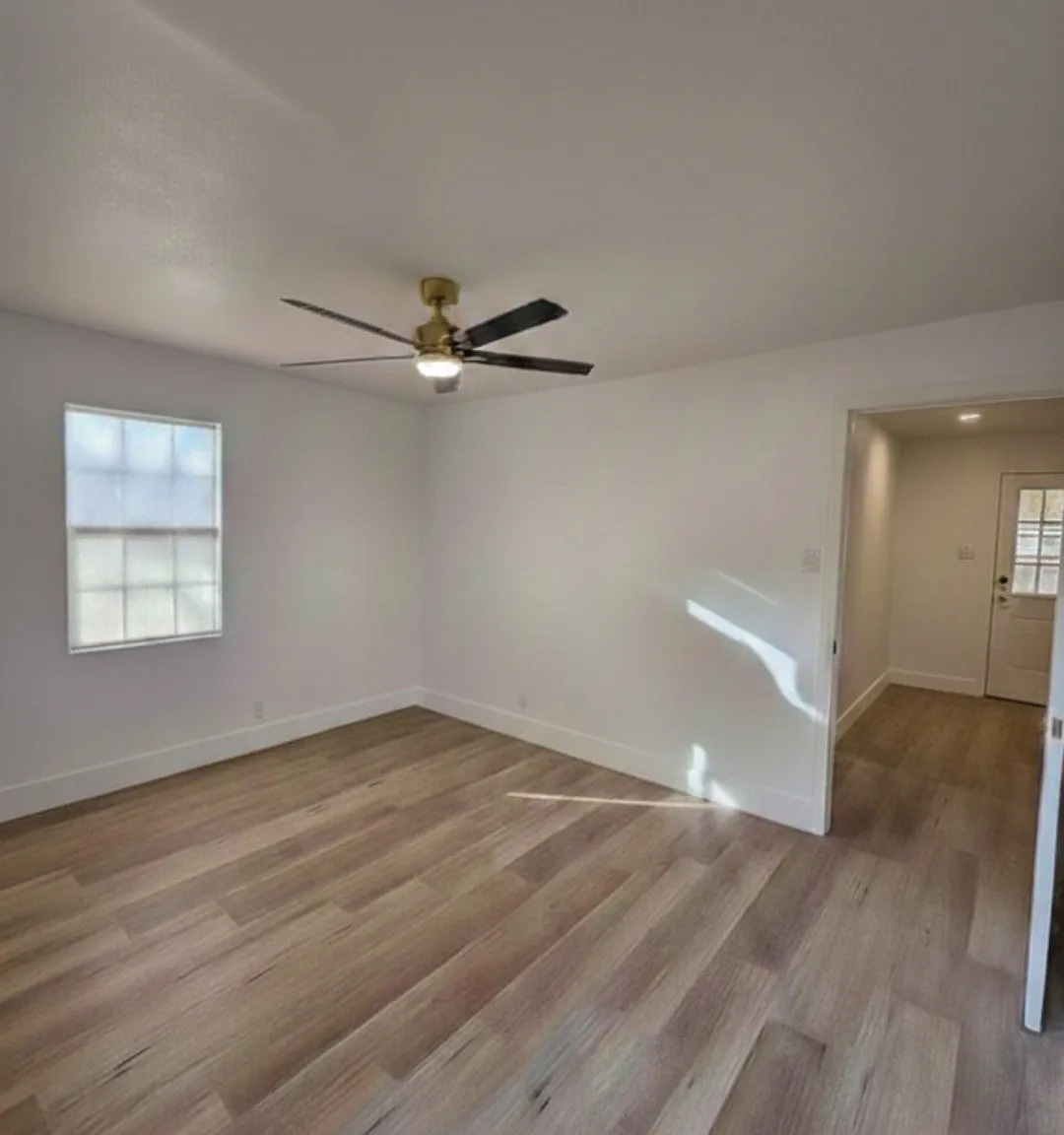 1 bed, 500 sqft, $1,050 — Photo 2