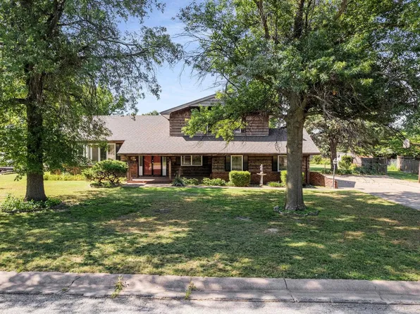 422 S Circle Dr, Wellington, KS 67152