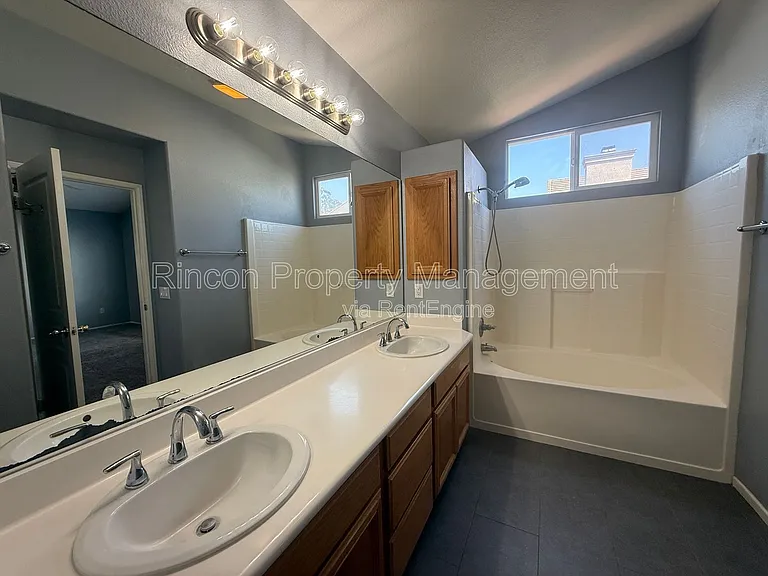 4729 Ellington St — Photo 12