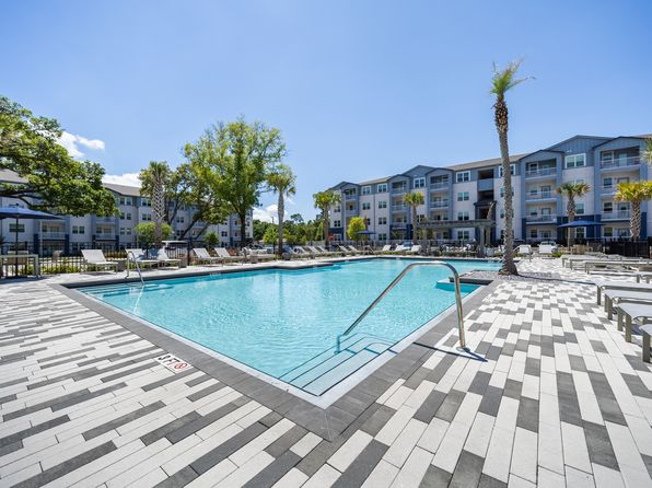 7045 Pine Forest Rd #2106