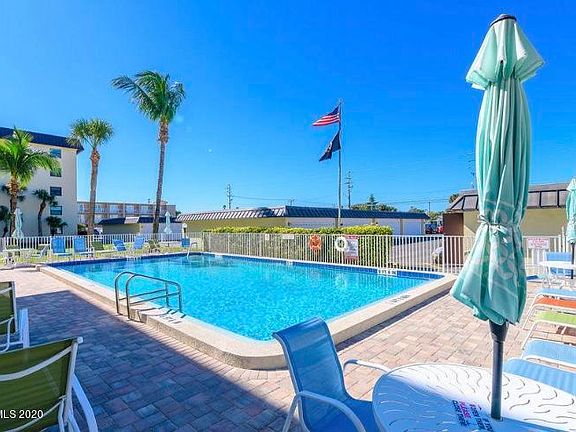 3rd image of 4570 Ocean Beach Blvd #201