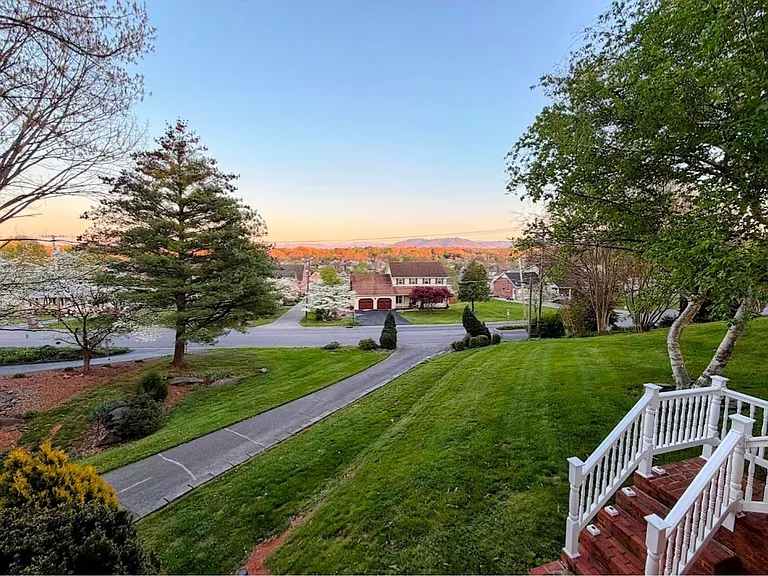 810 Lizabeth Dr — Photo 28