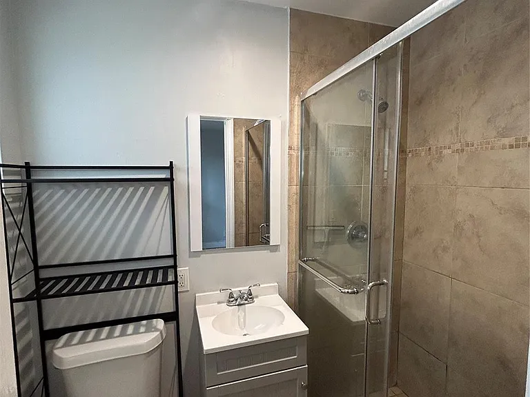 921 NE 17th Ave #2 — Photo 9