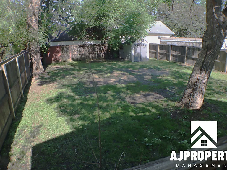 1305 S Norton Ave — Photo 16