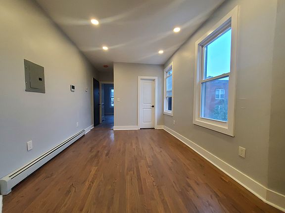 2nd image of 485 Mercer St #1