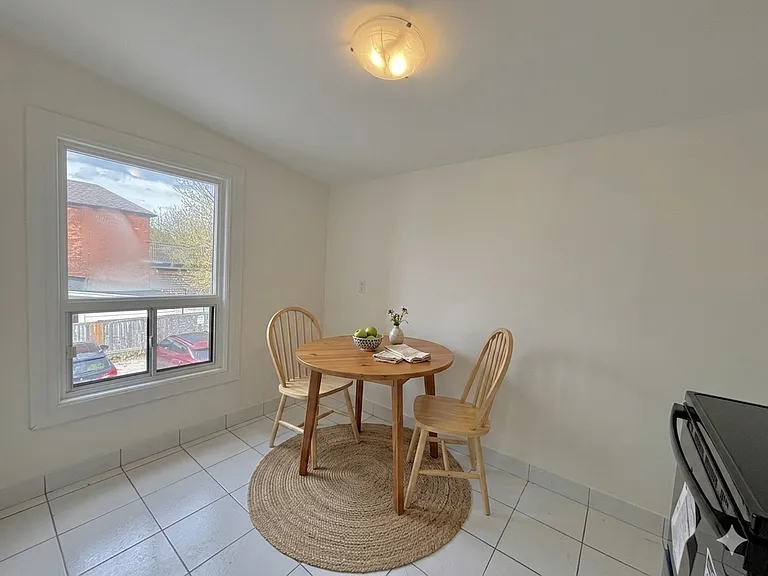 93 Barton St E #3 — Photo 17