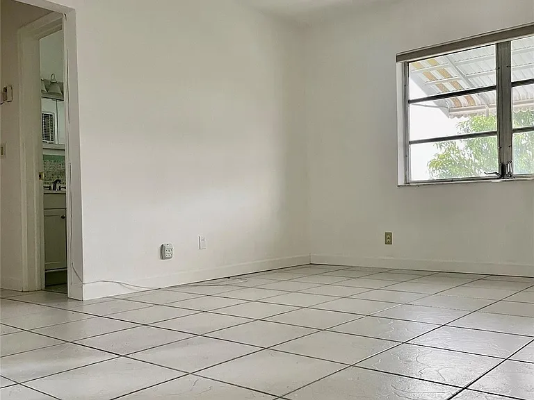 1300 N 17th Ave #206 — Photo 19