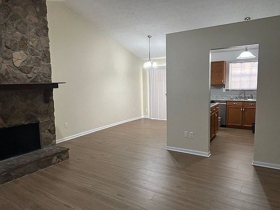 3rd image of 5538 Summer Ln #5538