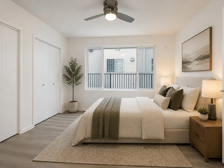 1010 S Bedford St #103 — Photo 9