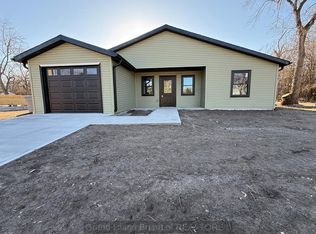 1822 Illinois Ave, Grand Island, NE 68801
