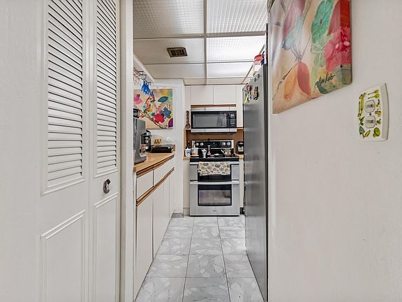 4th image of 850 NW 87th Avenue #0000