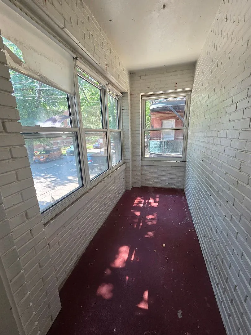 Large 3-bed/1-bath Apartment in the Heart of Rogers Park! — Photo 1