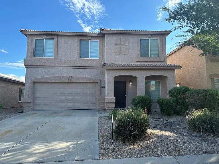 1029 E Canyon Trl — Photo 1