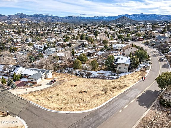 2nd image of 4973 Dahlia Ct