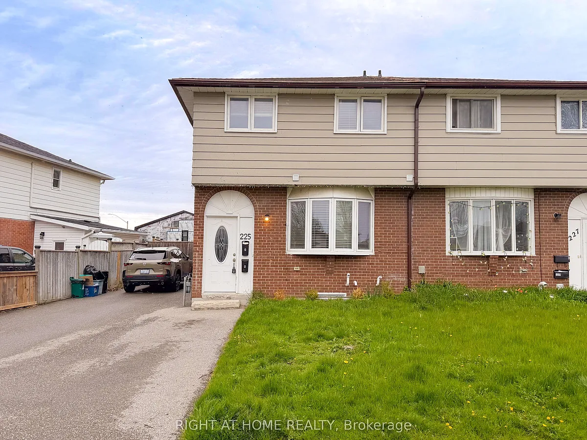 Building Photo - 225 Kinmount Cres #UPPER