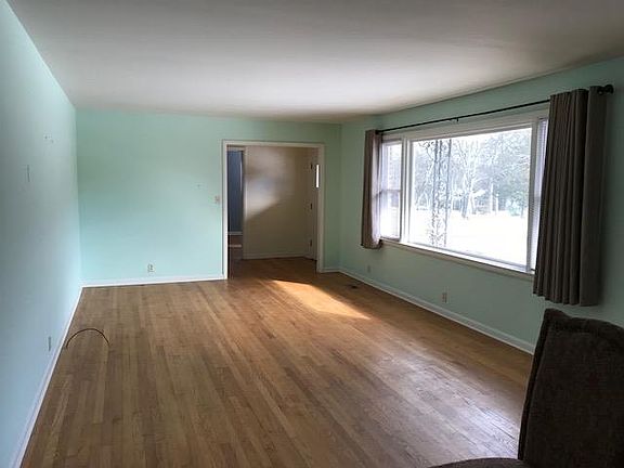 4th image of 720 Tahlena Ave