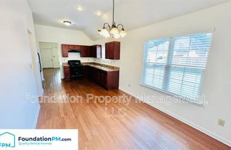 1314 Crosstown Ct — Photo 5