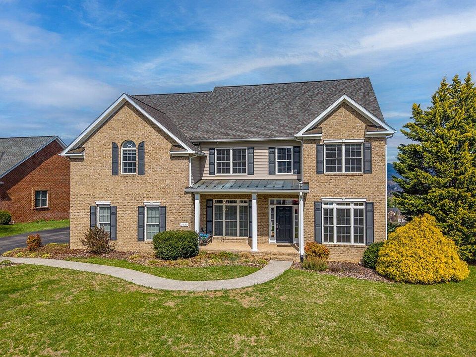 1st image of 2229 River Oaks Dr