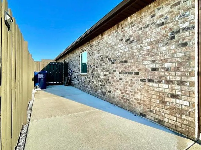102 James Parcus Cir — Photo 41