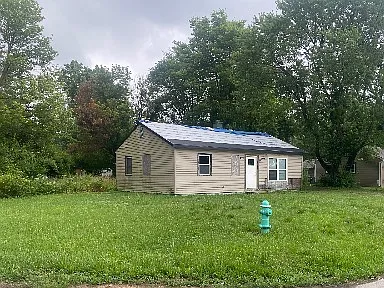 3129 N Priscilla Ave photo 1