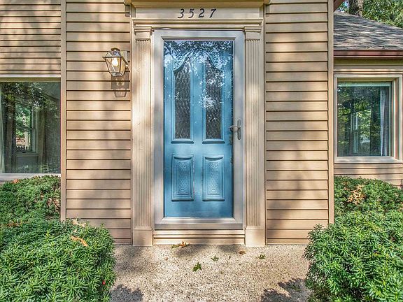 4th image of 3527 Oakcrest Dr